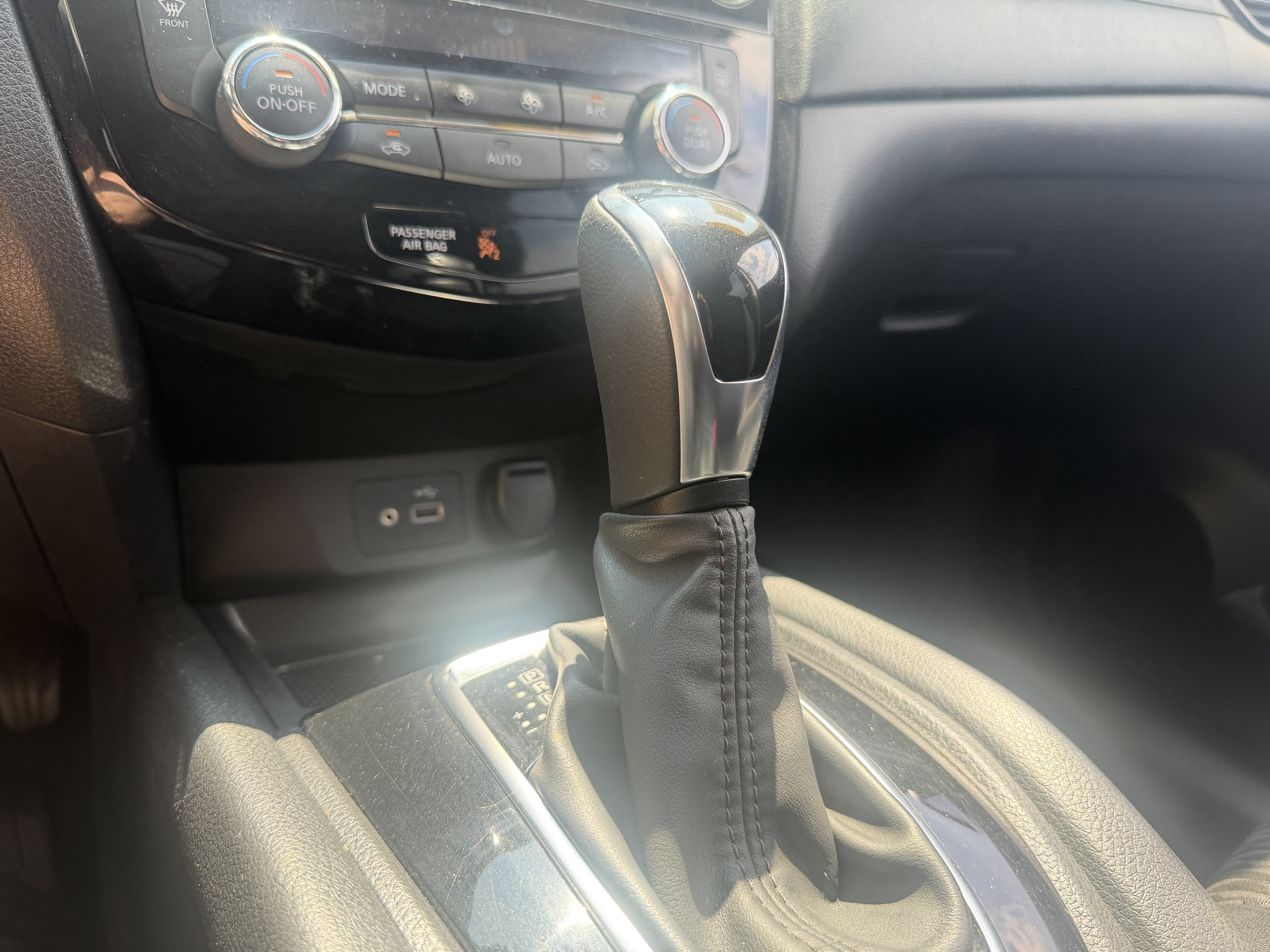 Used 2018 Nissan Rogue SV FWD image 39
