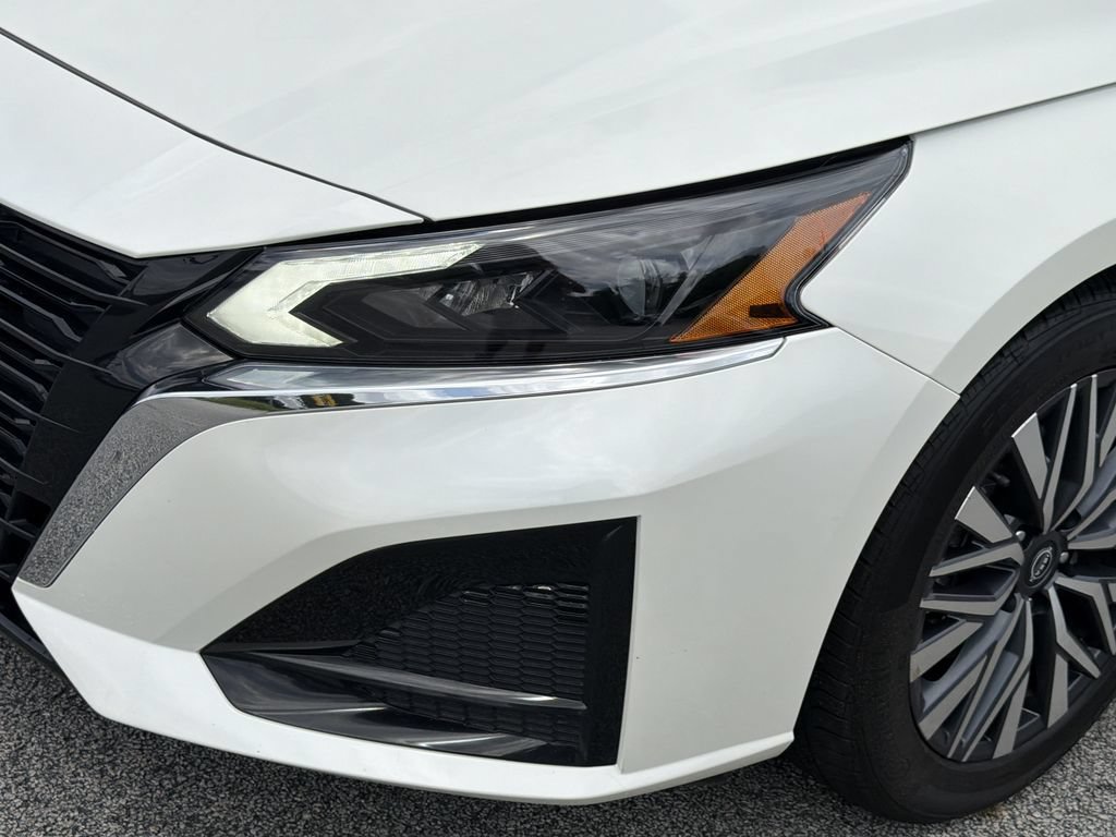 Used 2023 Nissan Altima 2.5 SV w/ SV Premium Package FWD image 29