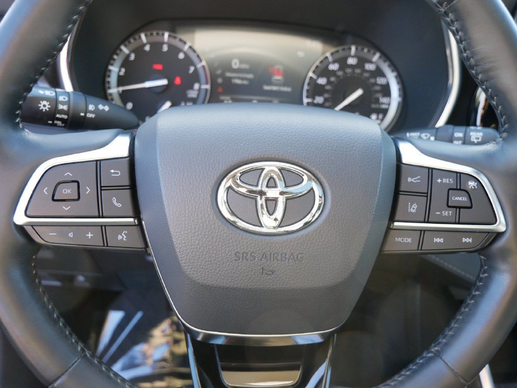 Used 2021 Toyota Highlander Limited AWD/4WD image 19