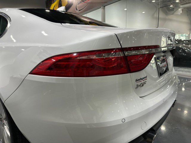 Used 2017 Jaguar XF Prestige RWD image 33
