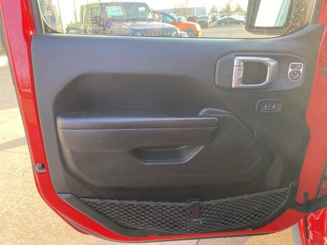 Certified 2022 Jeep Wrangler Rubicon w/ Cold Weather Group image 12