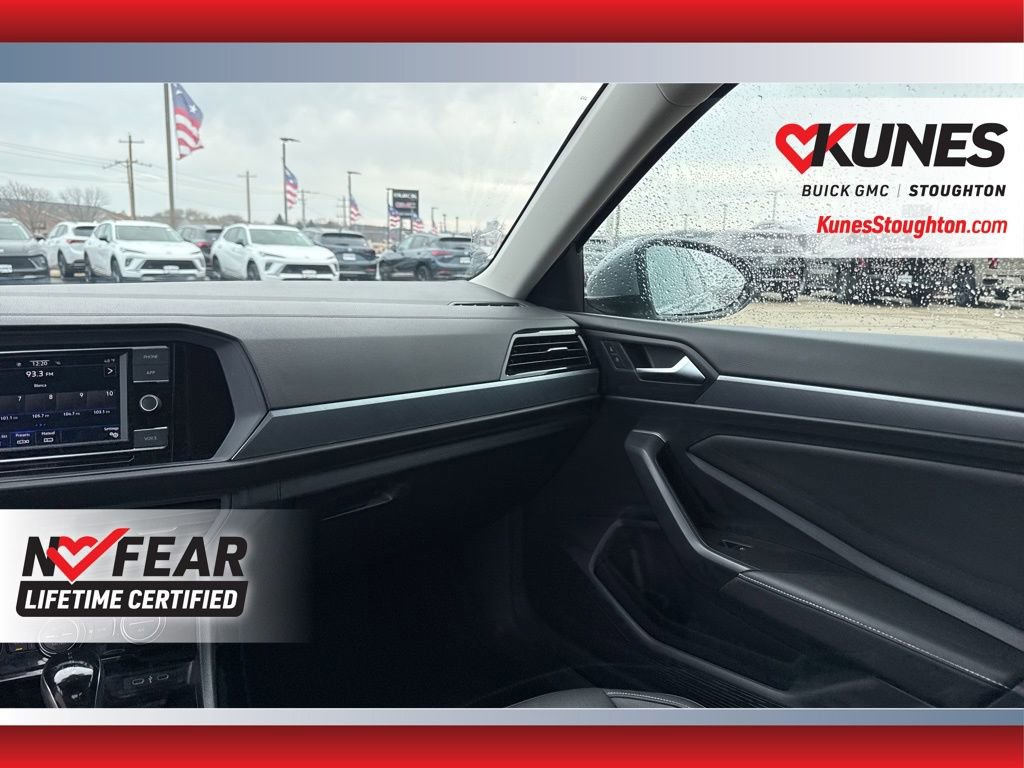 Used 2024 Volkswagen Jetta SE image 40