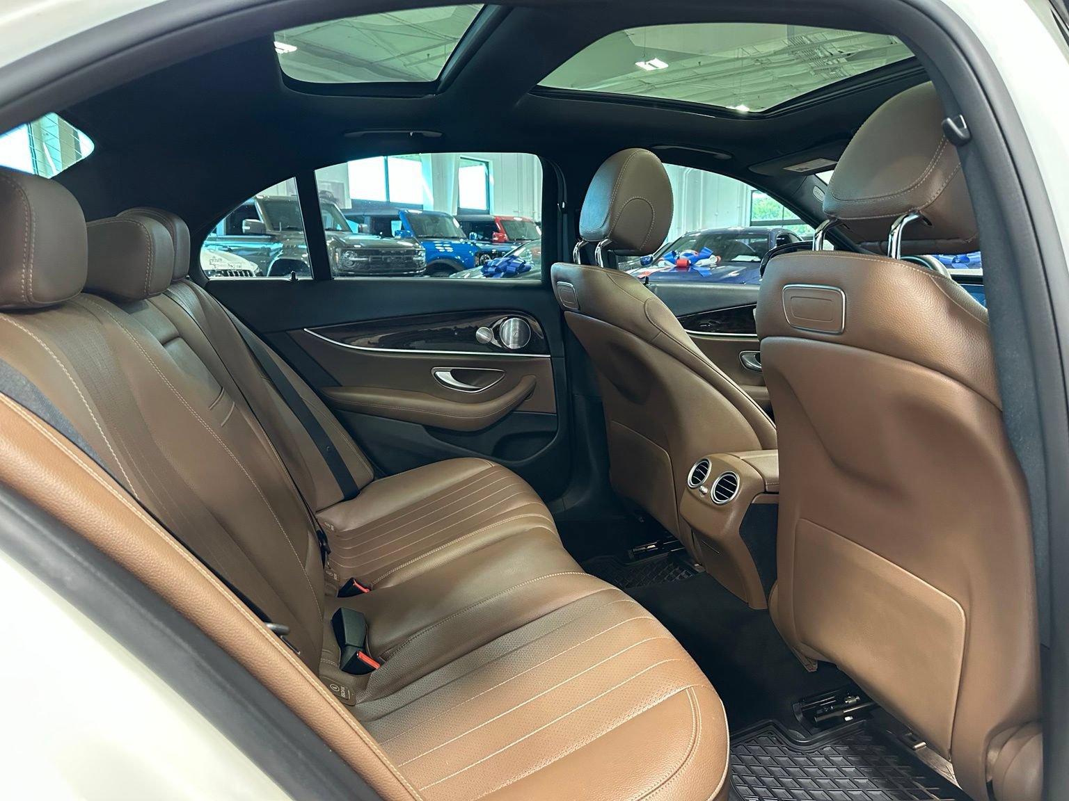 Used 2019 Mercedes-Benz E 300 image 36