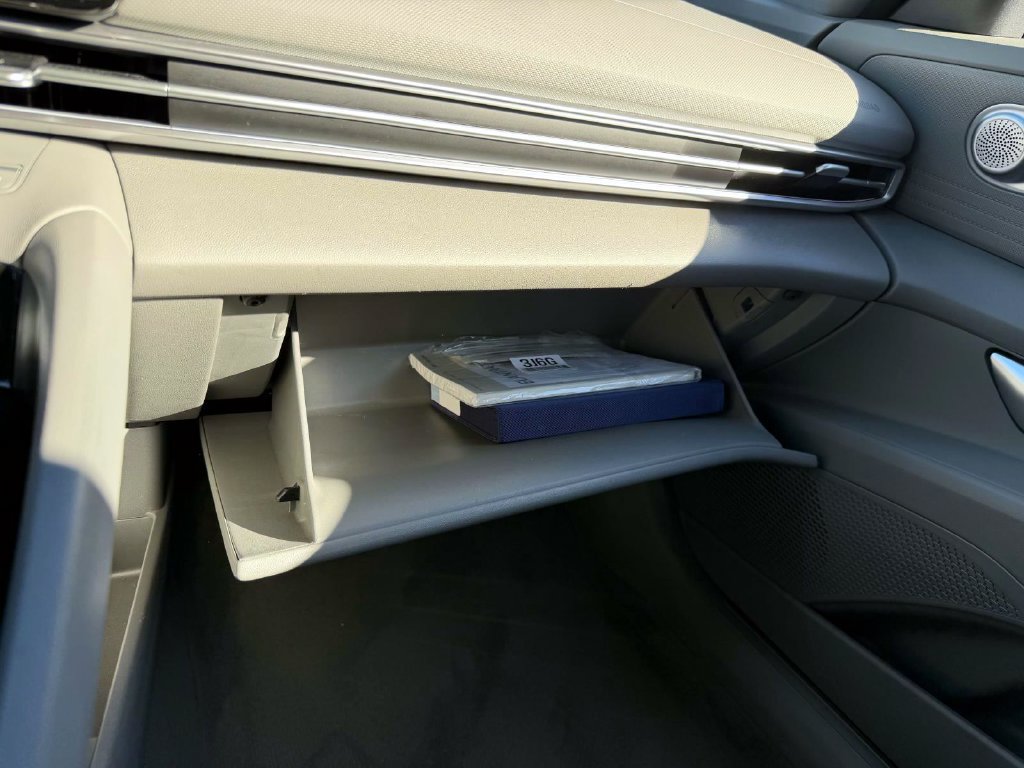 Certified 2024 Hyundai Elantra SEL FWD image 31
