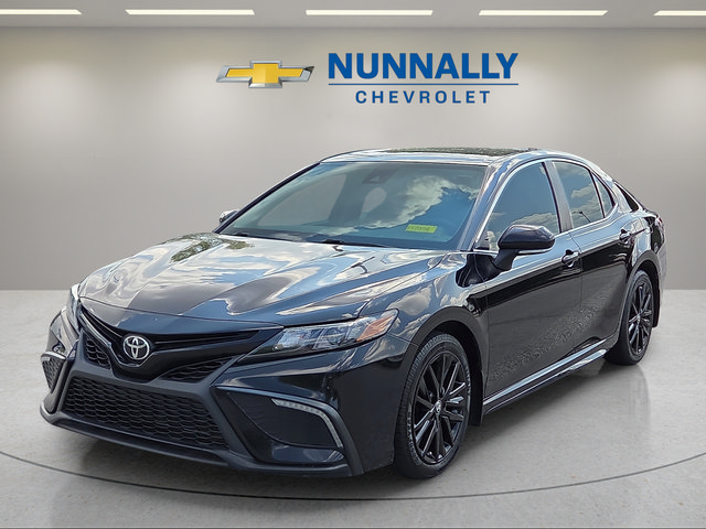 Used 2024 Toyota Camry SE FWD image 1