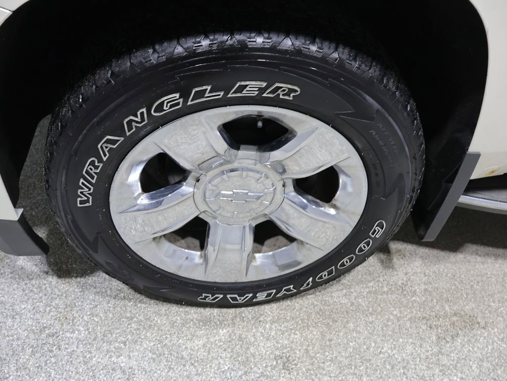 Used 2015 Chevrolet Suburban LTZ AWD/4WD image 18
