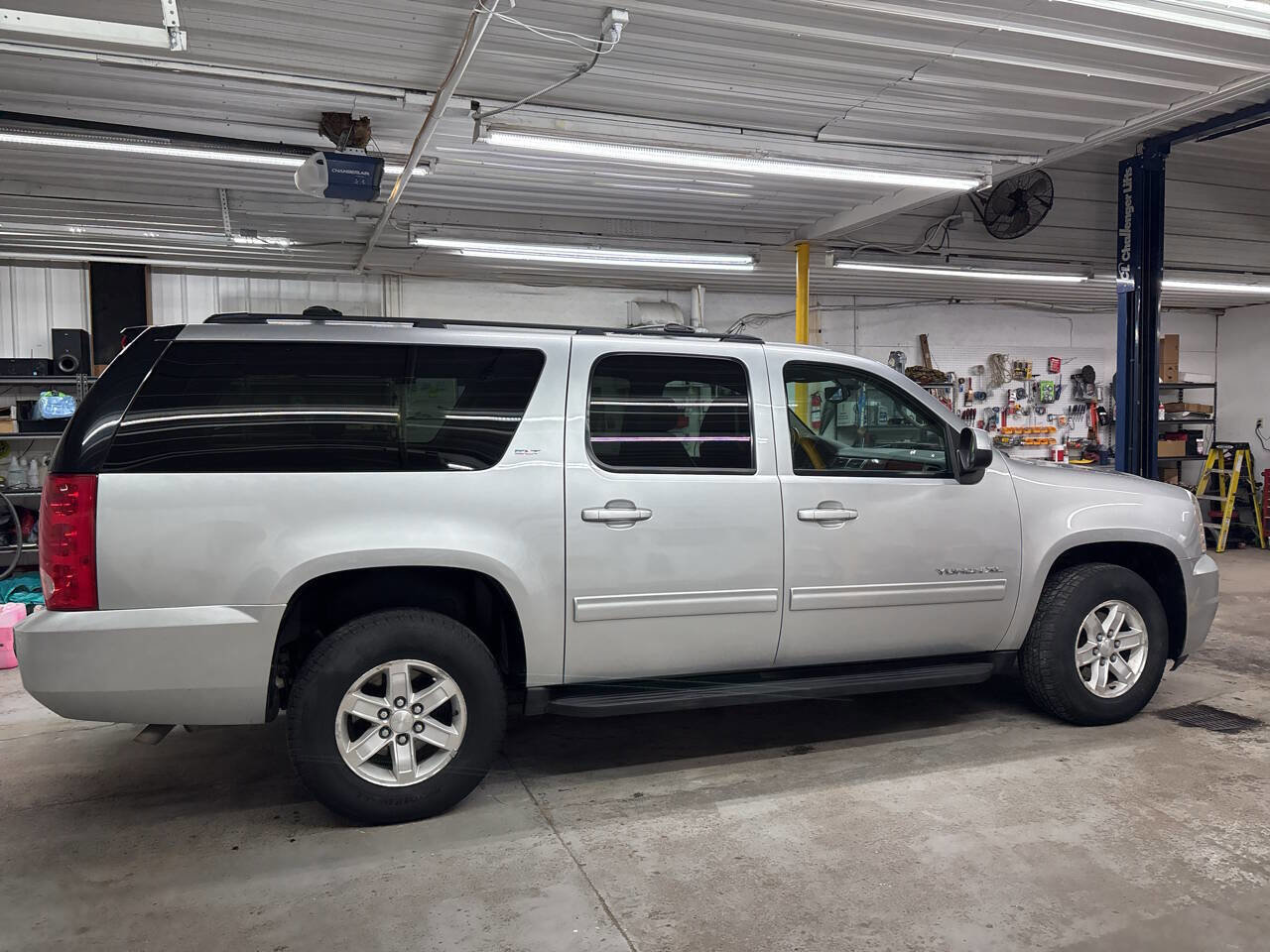 Used 2013 GMC Yukon XL SLT image 4