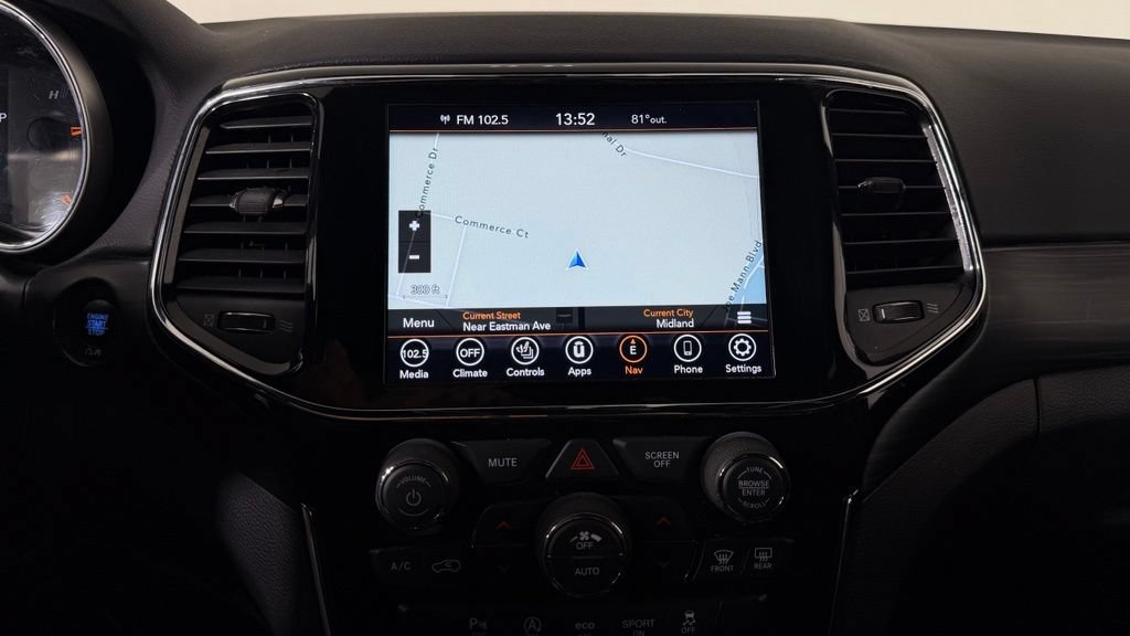 Used 2020 Jeep Grand Cherokee Altitude AWD/4WD image 23
