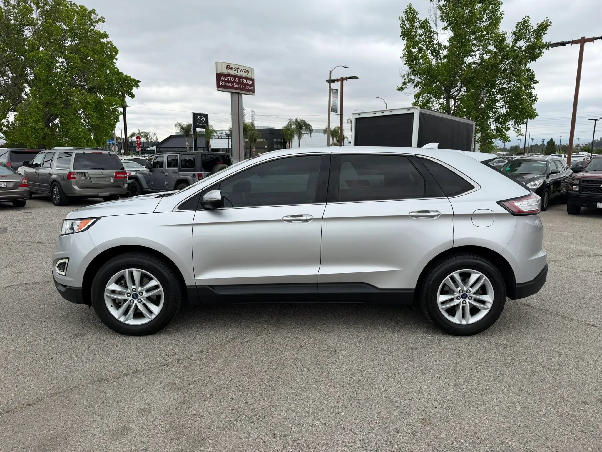 Used 2015 Ford Edge SEL FWD image 6