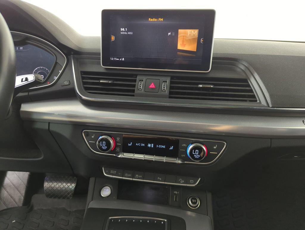 Used 2020 Audi Q5 2.0T Titanium Premium Plus w/ Premium Plus Package AWD/4WD image 13