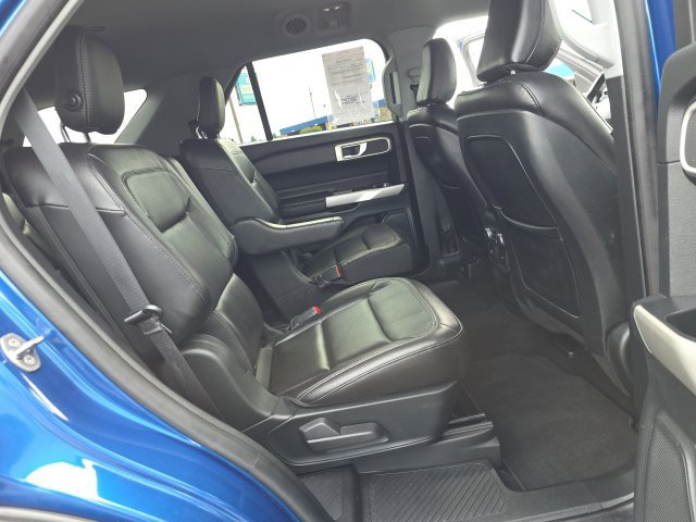 Used 2020 Ford Explorer XLT w/ Equipment Group 202A AWD/4WD image 31
