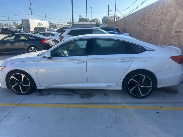 Used 2018 Honda Accord Sport image 10