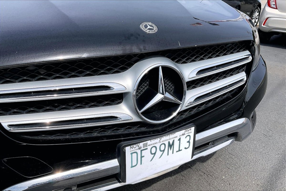 Used 2018 Mercedes-Benz GLC 300 w/ Premium Package image 28