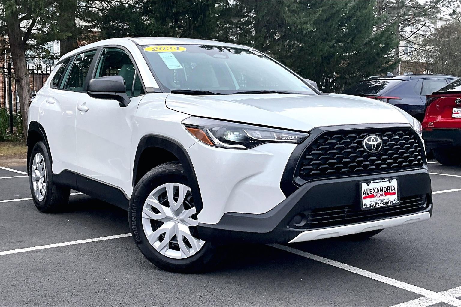 Used 2024 Toyota Corolla Cross L image 2
