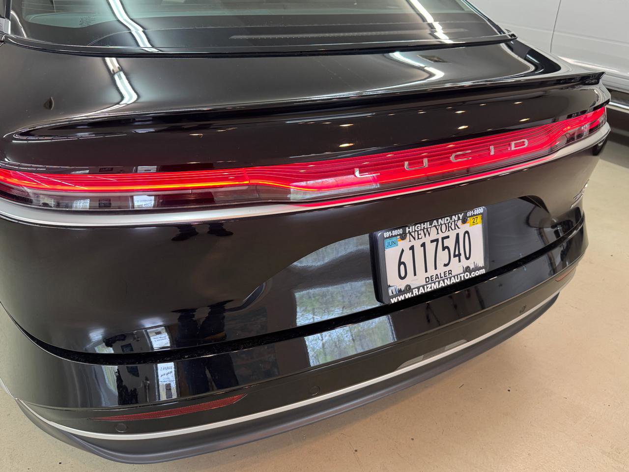 Used 2023 Lucid Air Touring AWD/4WD image 19