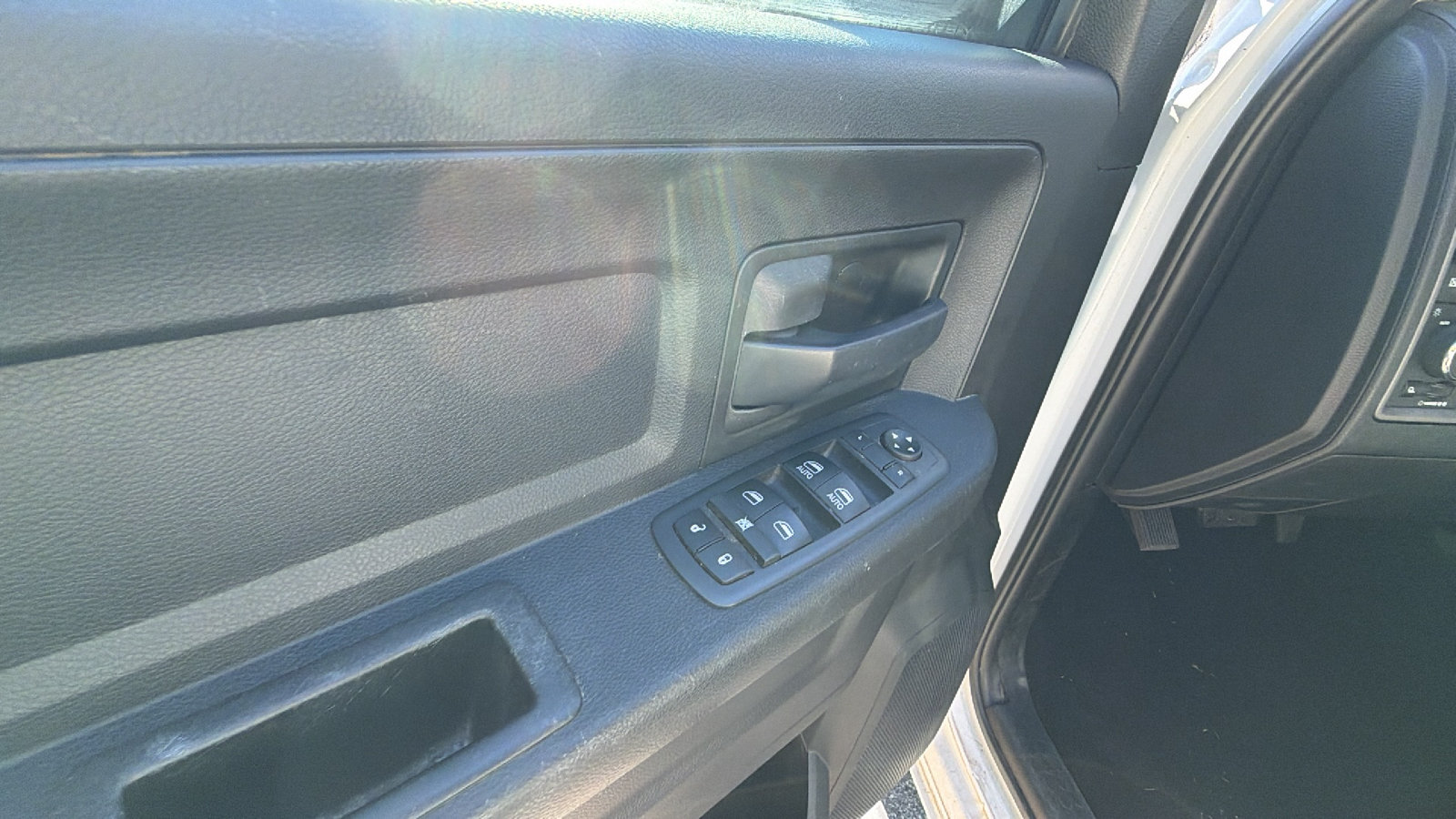 Used 2018 RAM 2500 Tradesman w/ Chrome Appearance Group AWD/4WD image 15