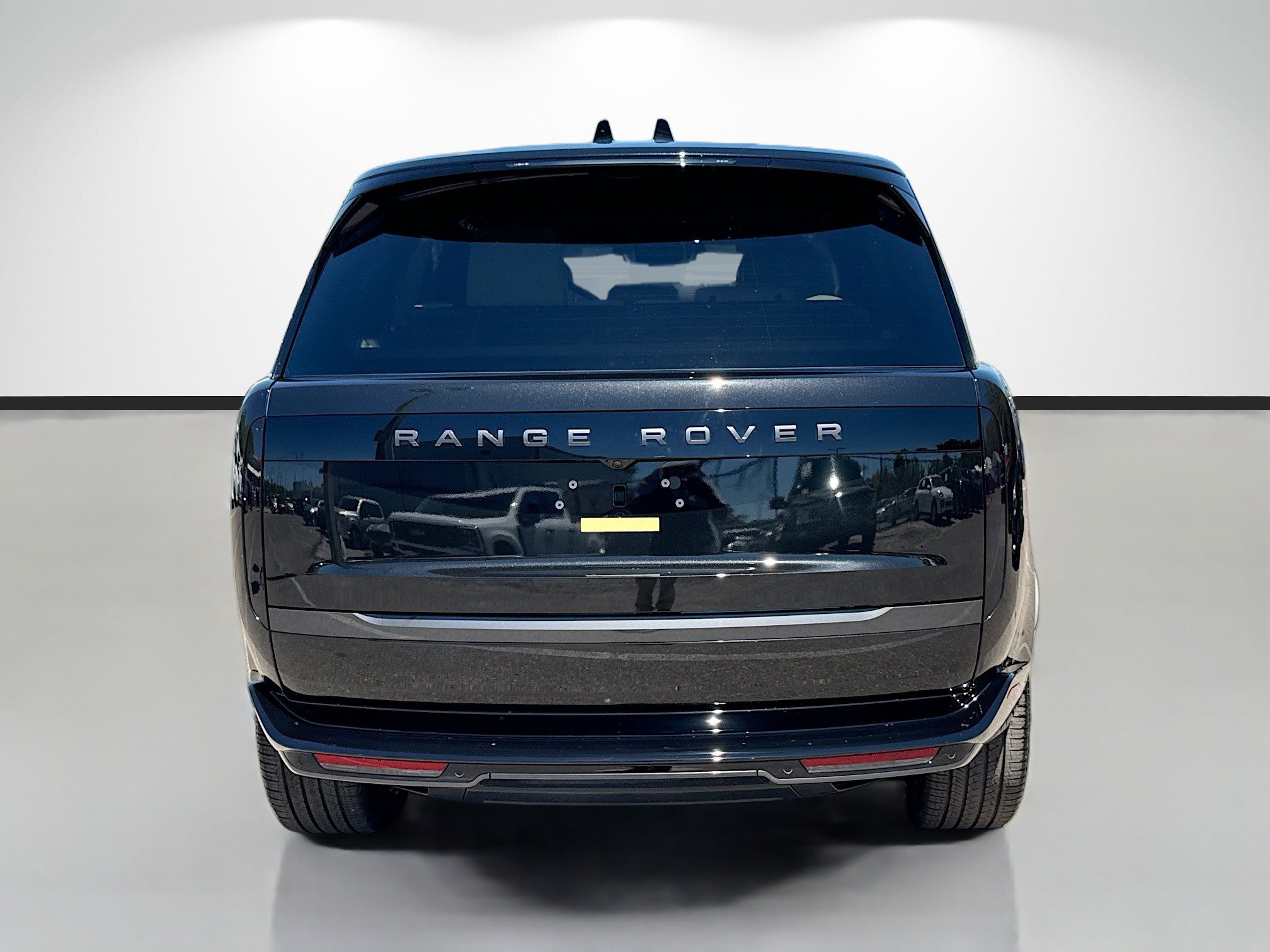 New 2026 Land Rover Range Rover Long Wheelbase SE AWD/4WD image 4
