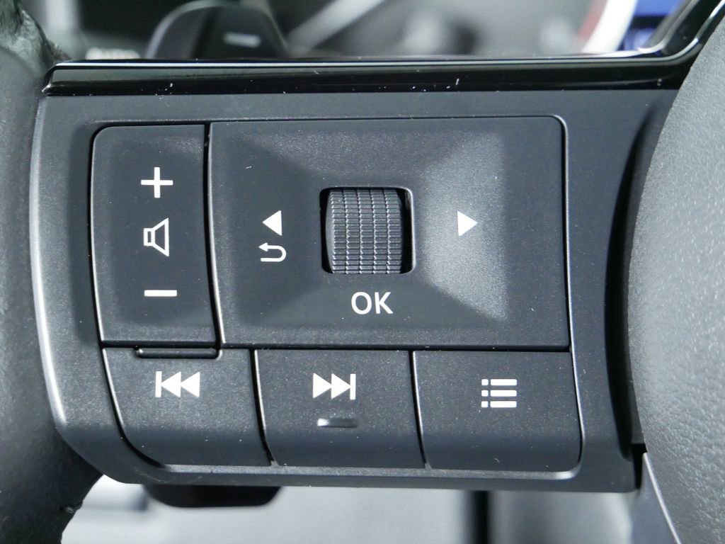 Used 2023 Nissan Rogue SV w/ SV Premium B Package image 25