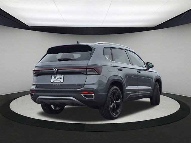 New 2025 Volkswagen Taos SEL image 7