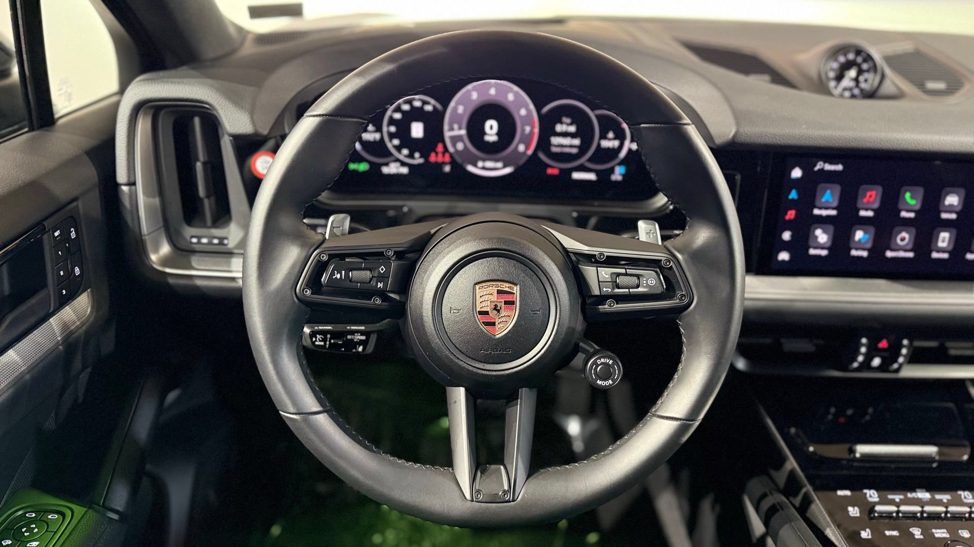 Certified 2025 Porsche Cayenne Coupe AWD/4WD image 69