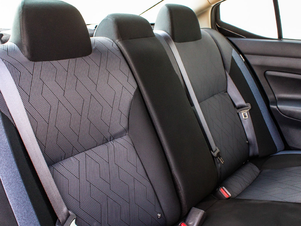 Used 2025 Nissan Versa SV FWD image 36