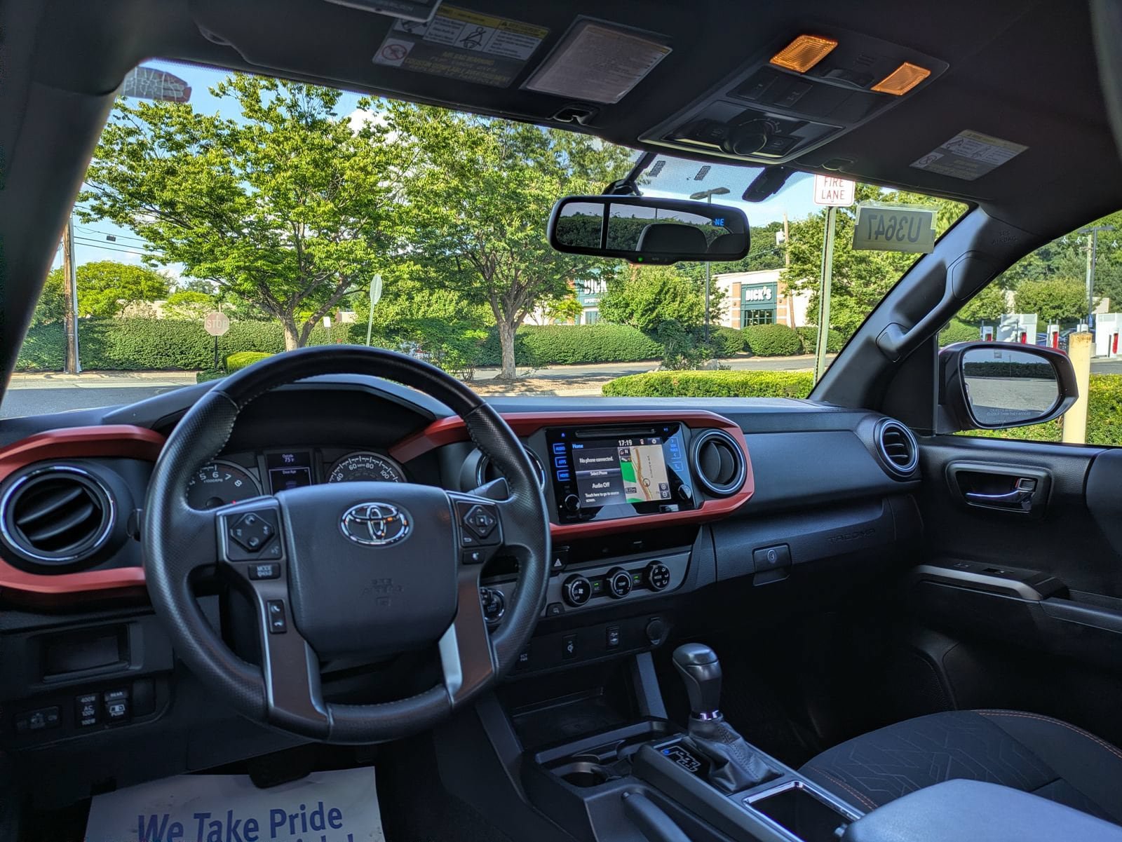 Used 2017 Toyota Tacoma TRD Off-Road w/ Tow Package (A/T) AWD/4WD image 9