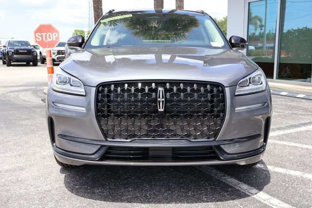 New 2025 Lincoln Corsair Reserve w/ Equipment Group 202A AWD/4WD image 2