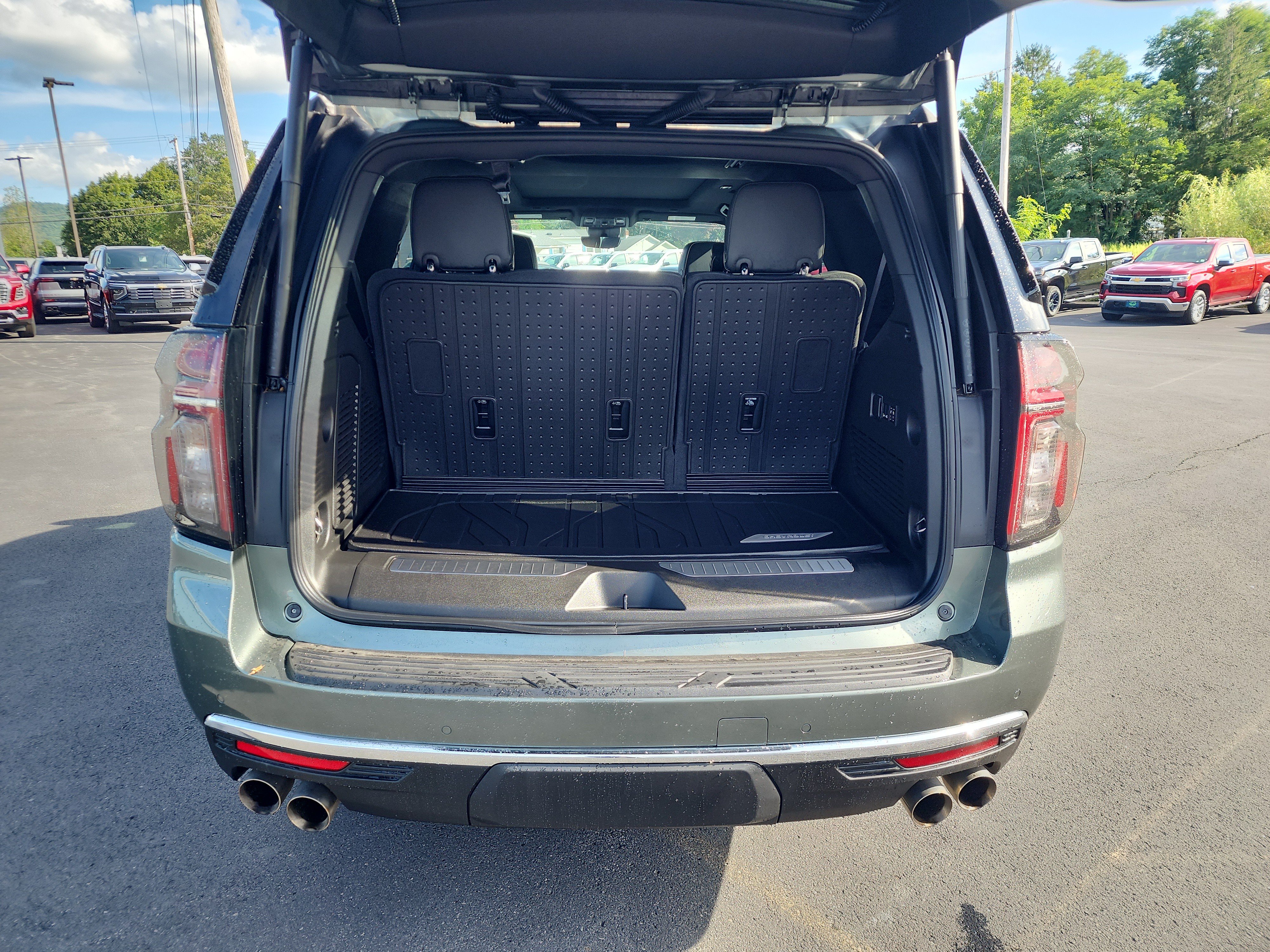 Certified 2024 Chevrolet Tahoe Premier w/ Premium Package AWD/4WD image 30
