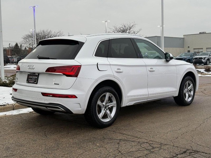 Used 2021 Audi Q5 2.0T Premium w/ Convenience Package image 3