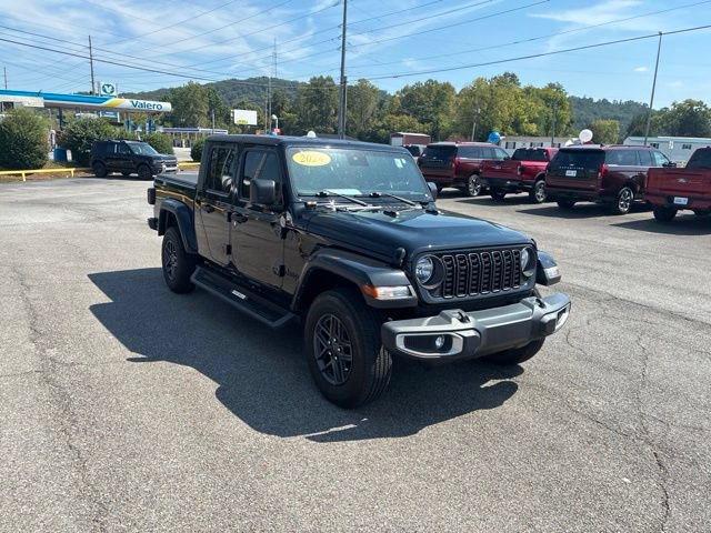 Used 2024 Jeep Gladiator Sport AWD/4WD image 2