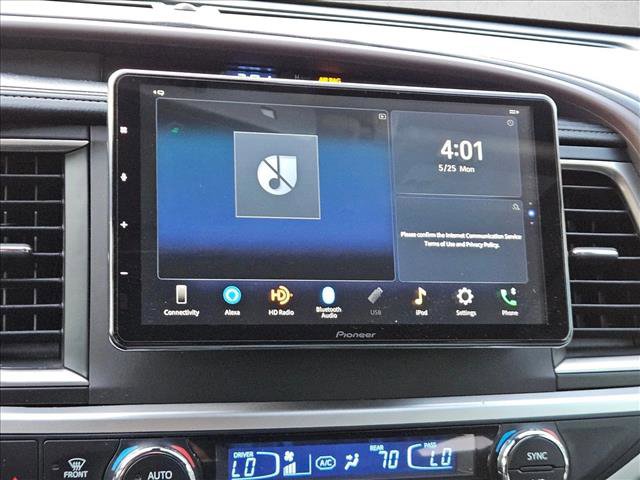 Used 2019 Toyota Highlander XLE AWD/4WD image 12