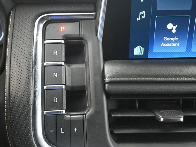 Used 2023 Chevrolet Suburban Premier image 17