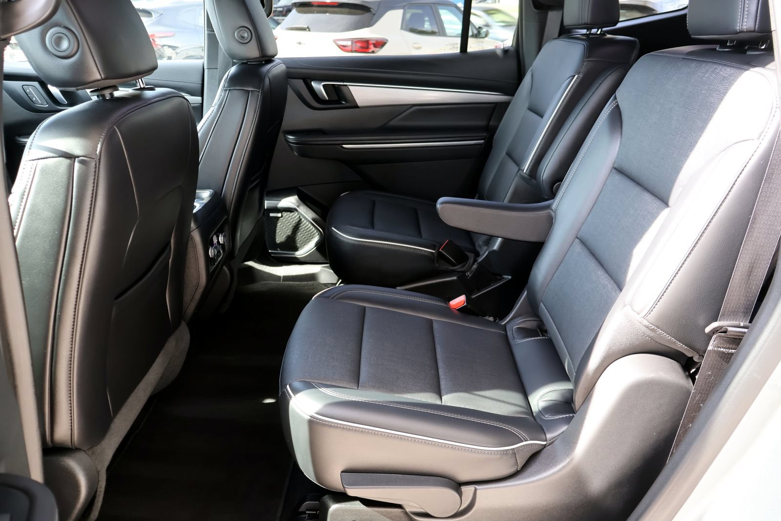 Used 2025 Buick Enclave Preferred FWD image 14