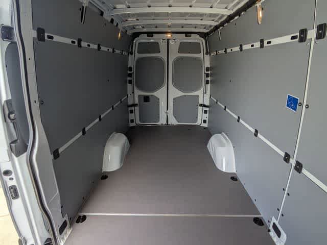 Used 2024 Mercedes-Benz eSprinter 170 Cargo image 18
