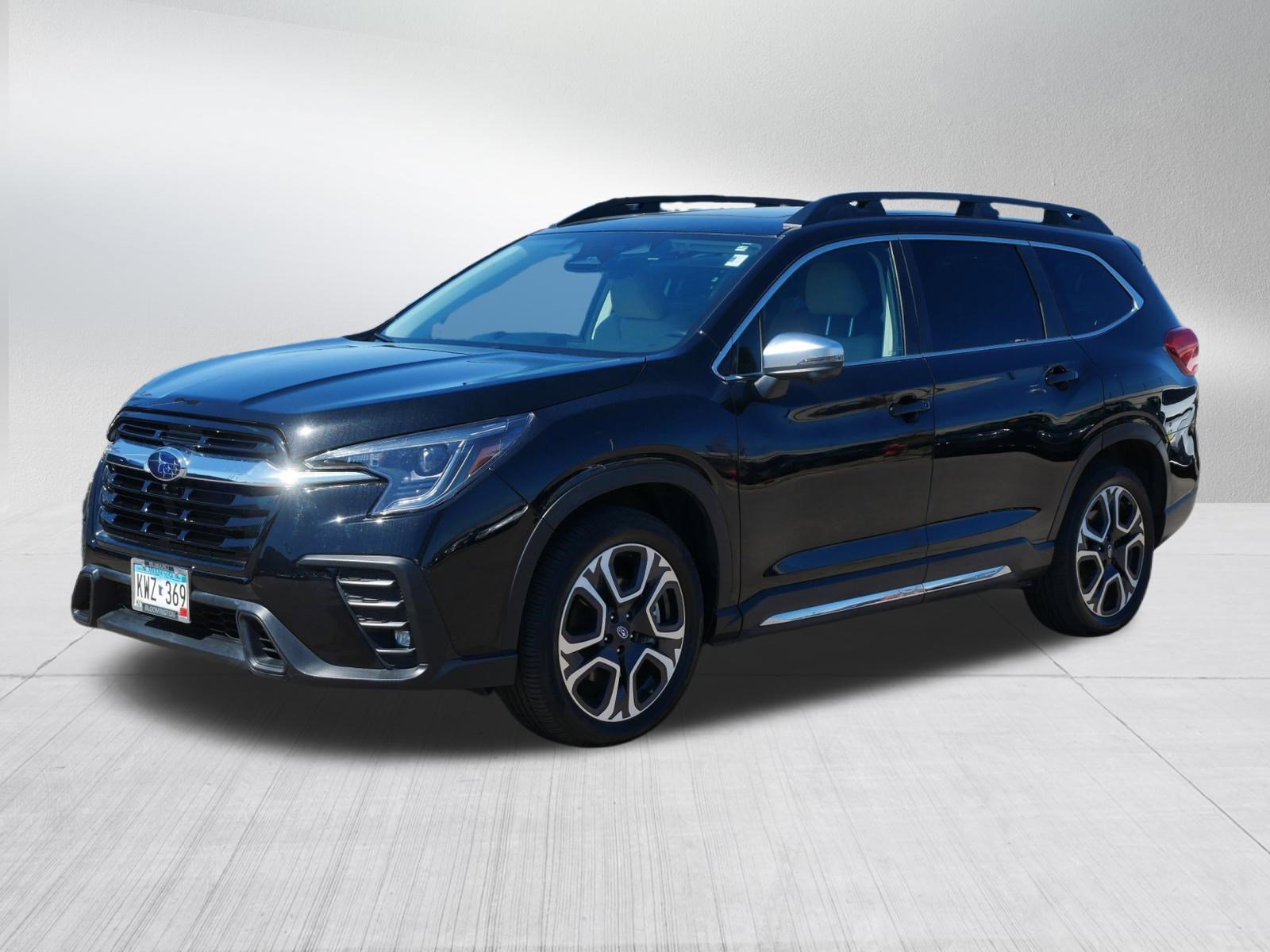 Used 2023 Subaru Ascent Limited w/ Technology Package image 3