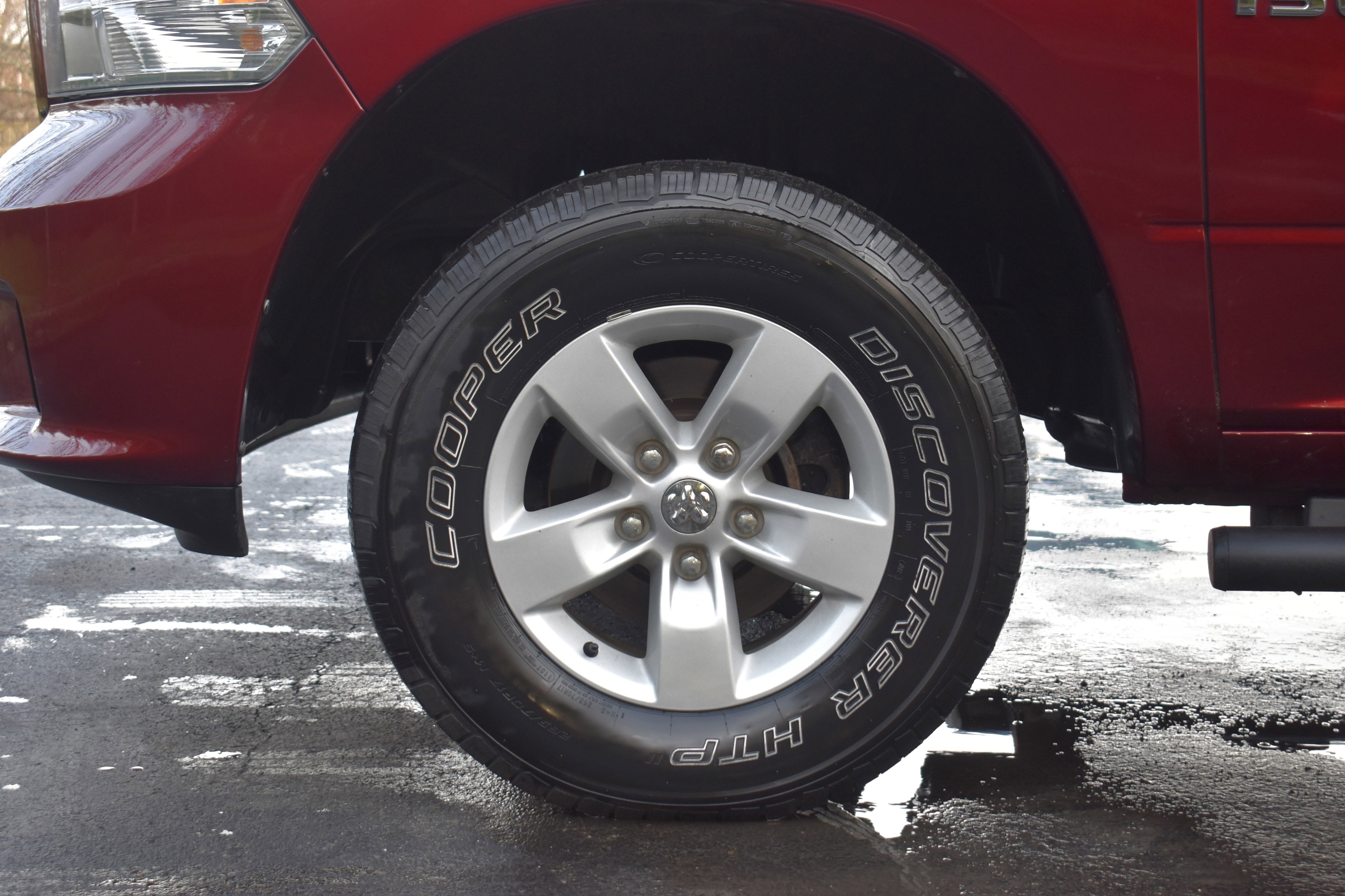 Used 2017 RAM 1500 Express RWD image 31
