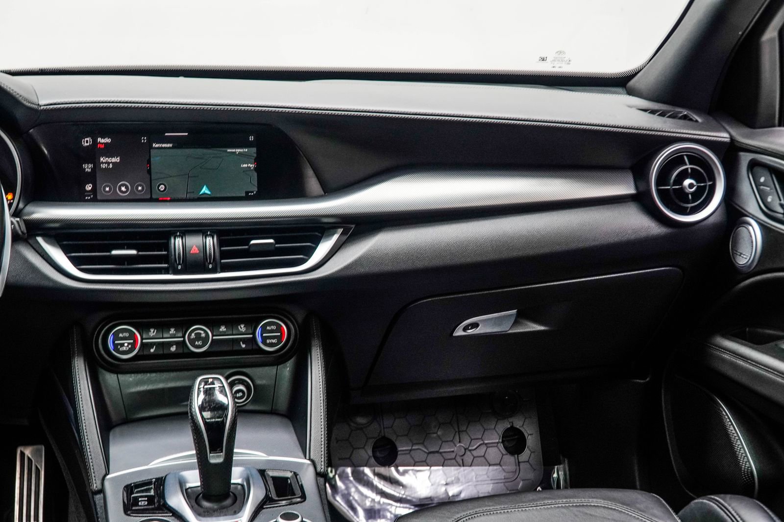 Used 2023 Alfa Romeo Stelvio Veloce image 18