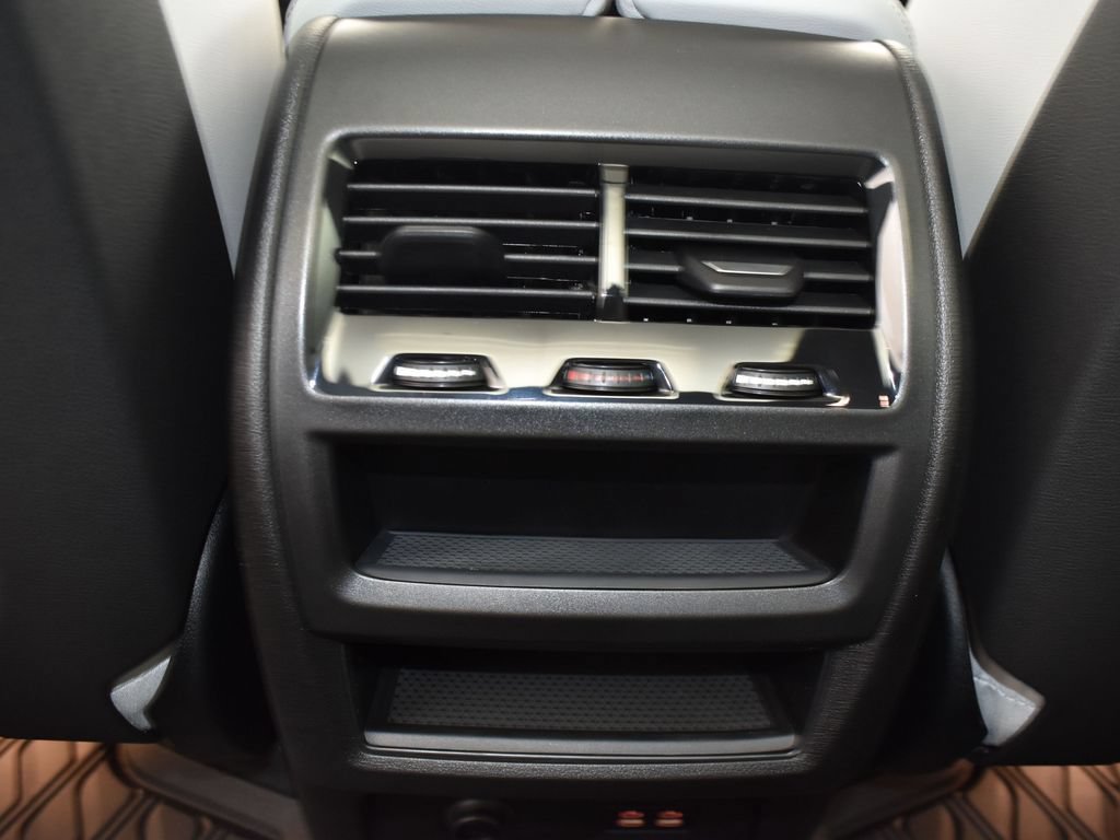 Used 2026 BMW X5 sDrive40i w/ Parking Assistance Package RWD image 18