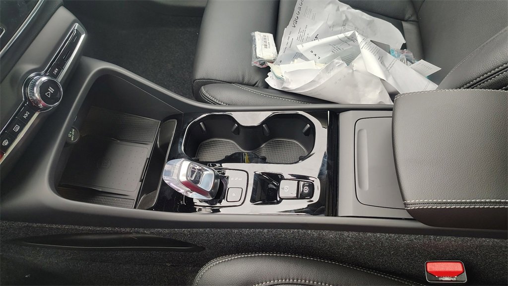 New 2026 Volvo XC40 B5 Plus w/ Climate Package image 23