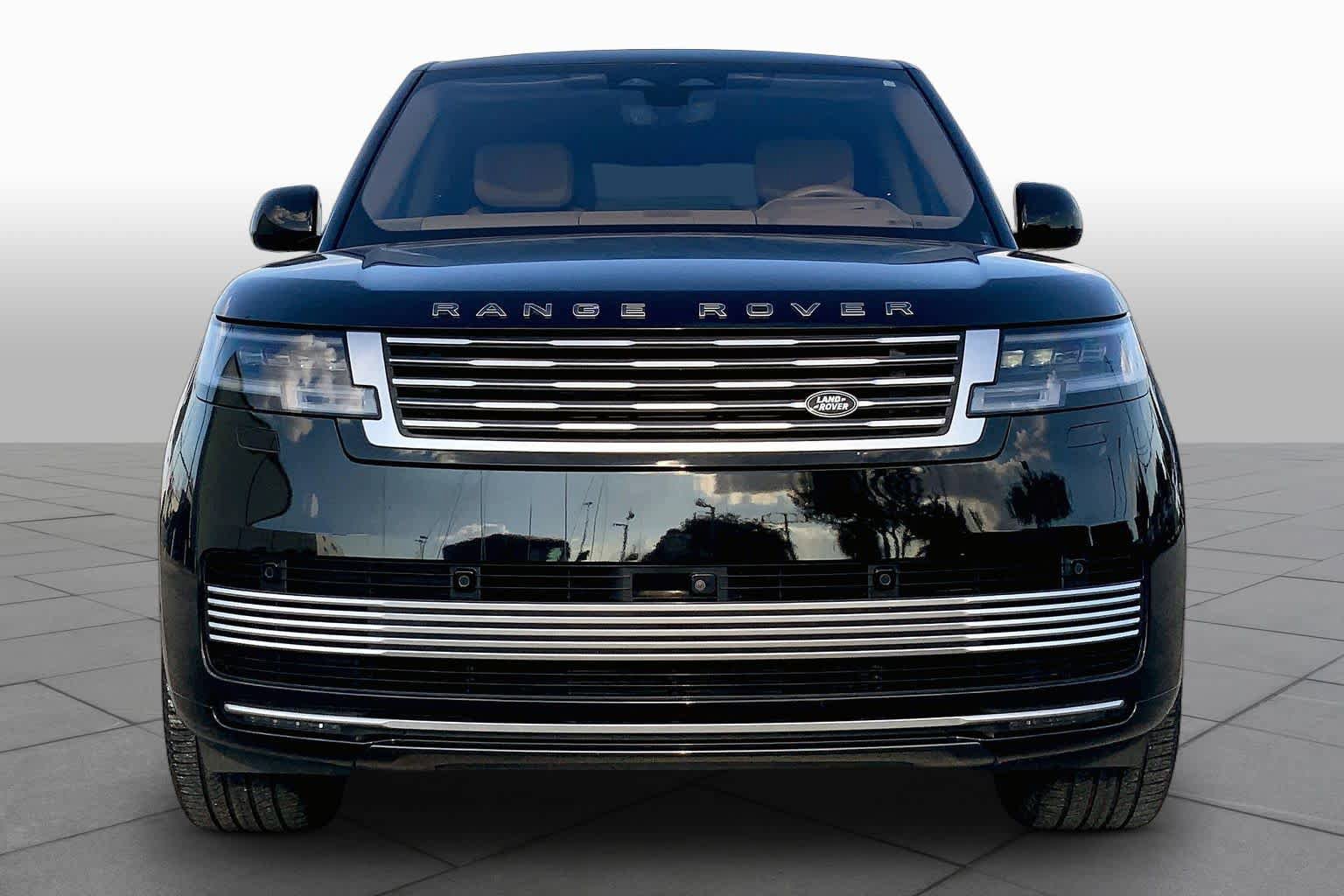 Used 2023 Land Rover Range Rover SV AWD/4WD image 4