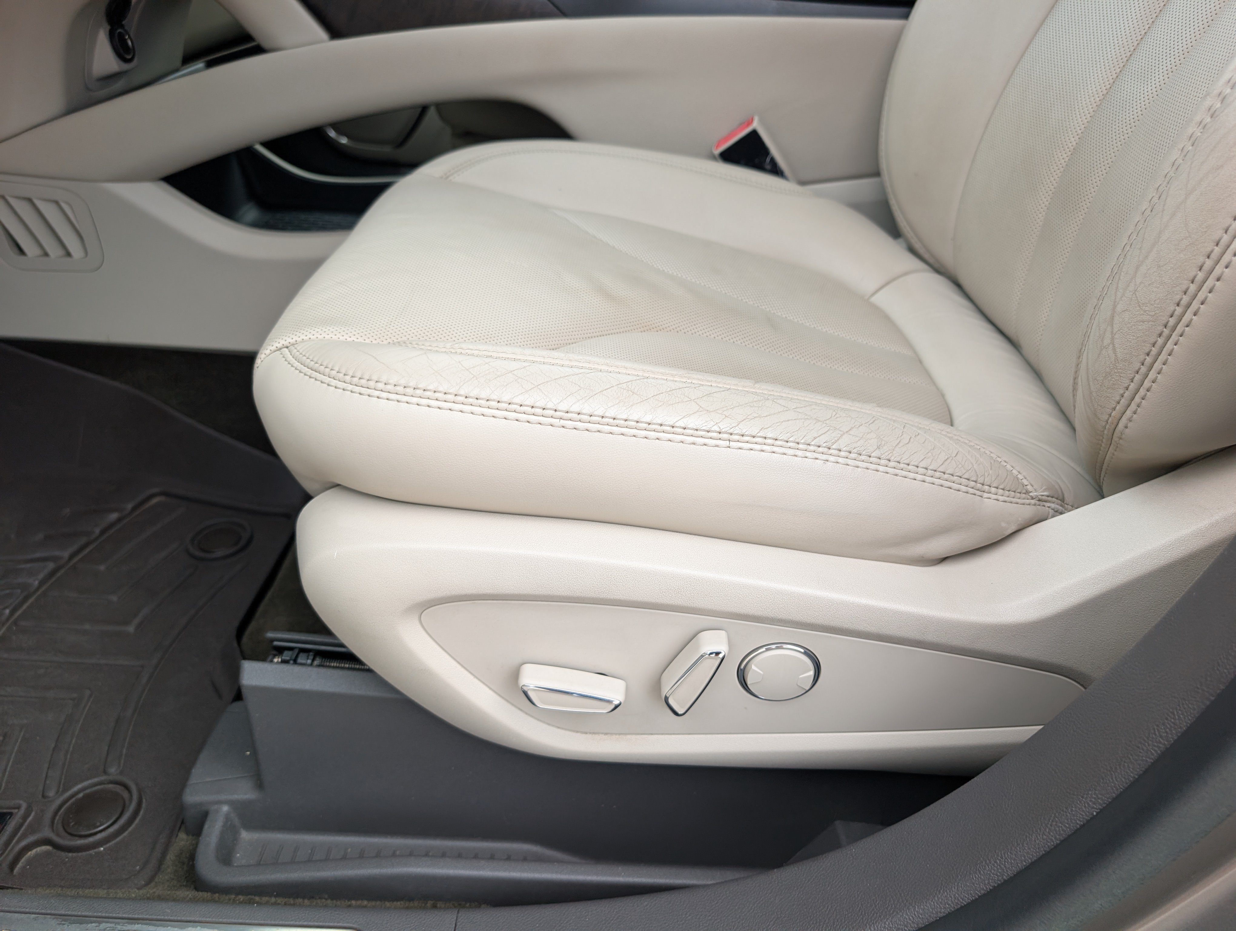 Used 2016 Lincoln MKX Reserve w/ Climate Package FWD image 10