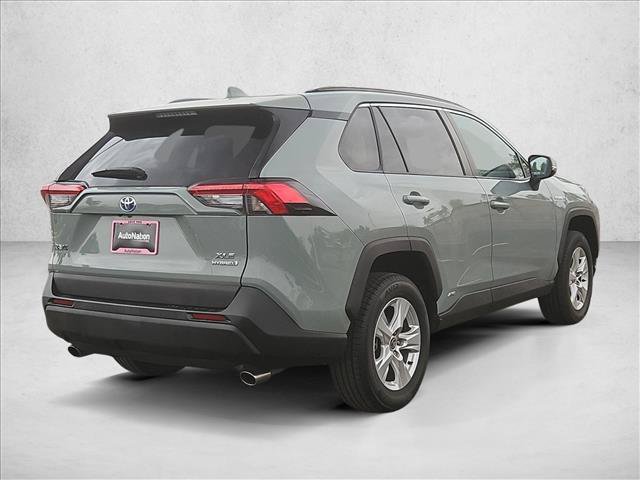 Used 2021 Toyota RAV4 XLE w/ Carpet Mat Package (TMS) AWD/4WD image 5