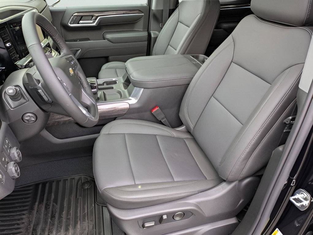 New 2026 Chevrolet Silverado 1500 LTZ w/ LTZ Premium Package AWD/4WD image 13