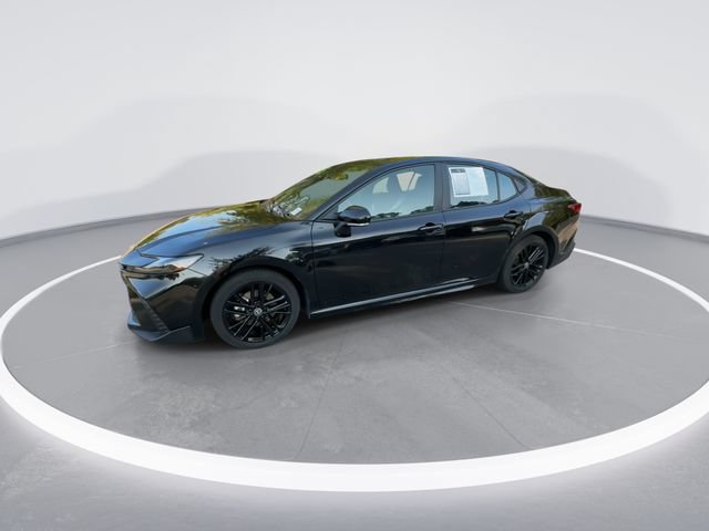 Used 2025 Toyota Camry SE FWD image 4