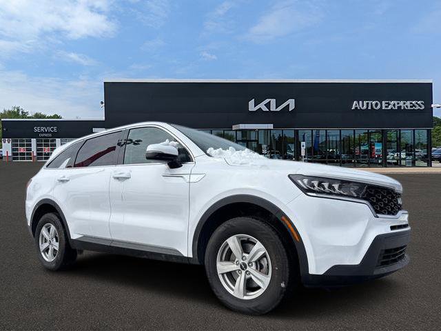 Certified 2023 Kia Sorento LX image 1