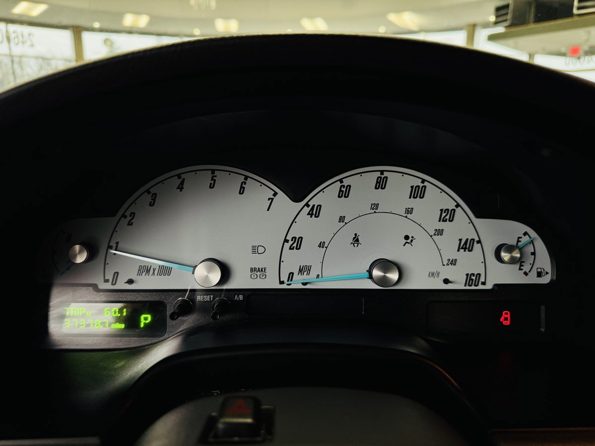 Used 2002 Ford Thunderbird Deluxe image 27