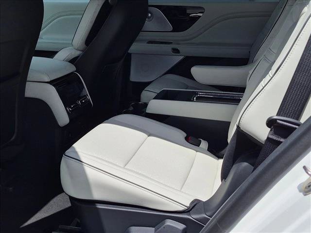 New 2026 Lincoln Aviator Black Label w/ Dynamic Handling Package AWD/4WD image 14