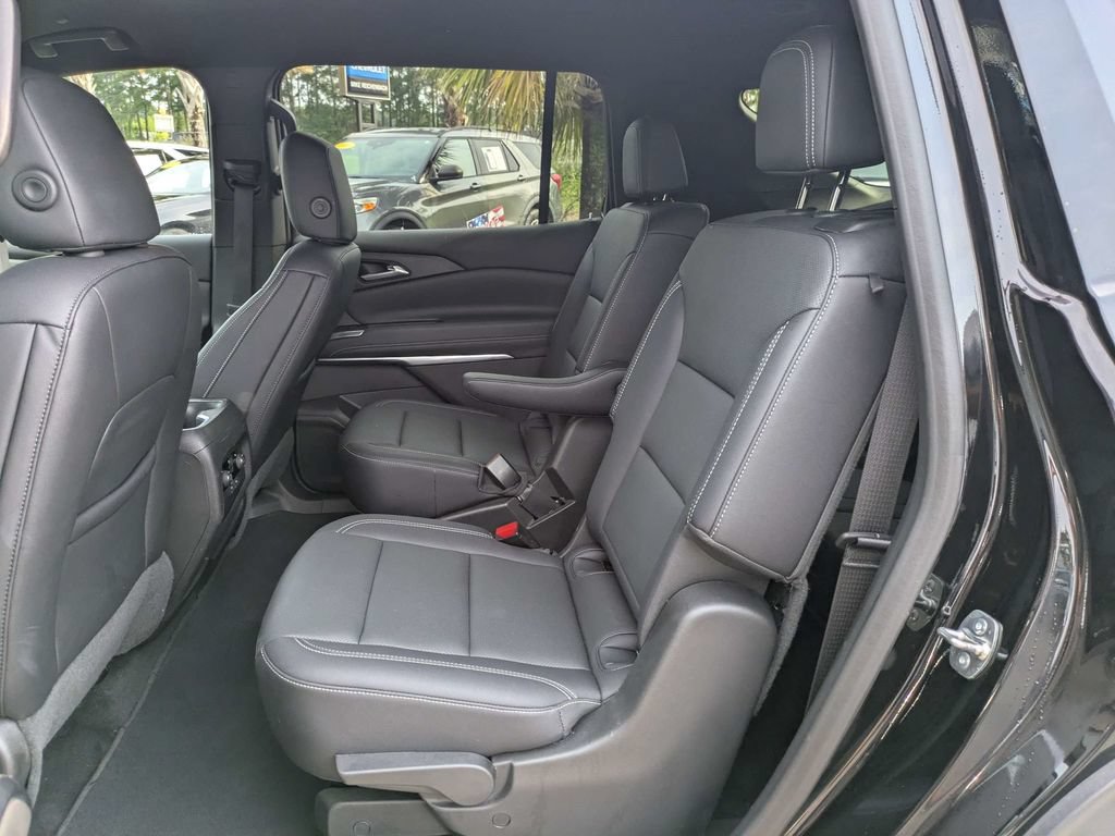 Used 2025 Chevrolet Traverse LT AWD/4WD image 15