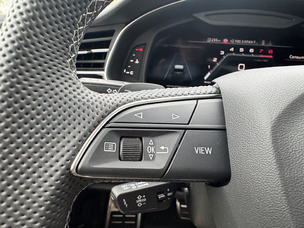 Used 2026 Audi SQ7 Premium Plus AWD/4WD image 16