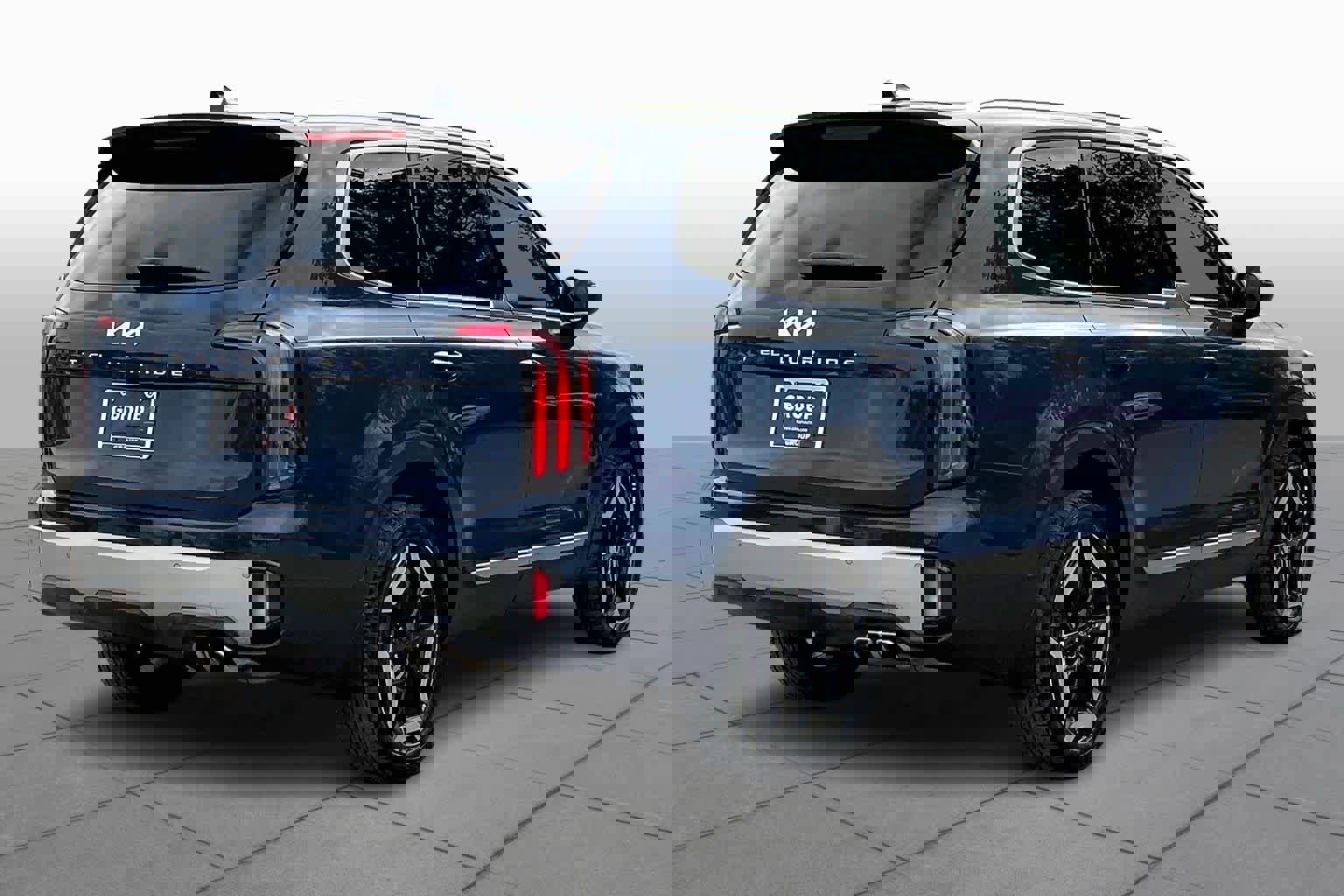 Used 2023 Kia Telluride EX w/ EX Captain's Chair Package image 11